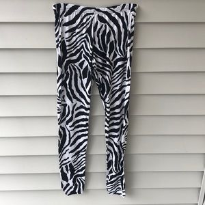 Zebra Patterned Lightweight Legging